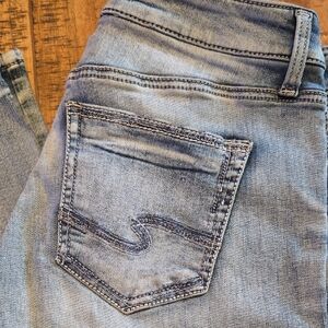 Silver Jeans Women's Boot Cut in Light Blue. Suki Slim Bootcut